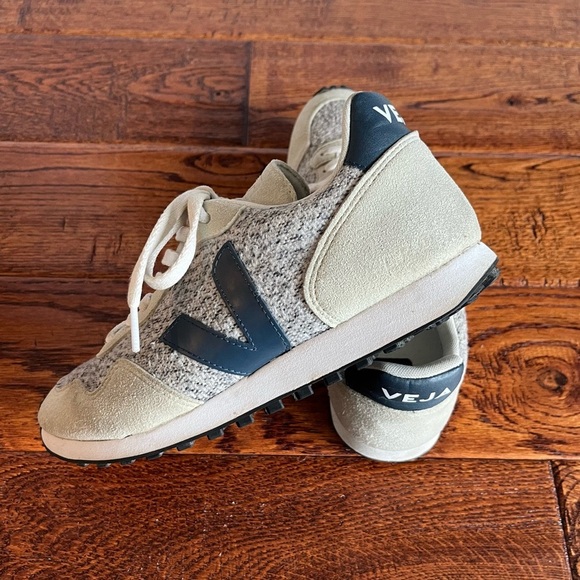 Veja Shoes - Veja Alveomesh Flannel Snow Nautico - VGUC - W9, M7
